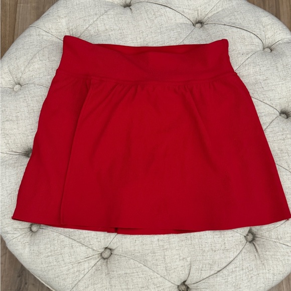 SPANX red Get Moving ribbed skirt - Picture 2 of 6